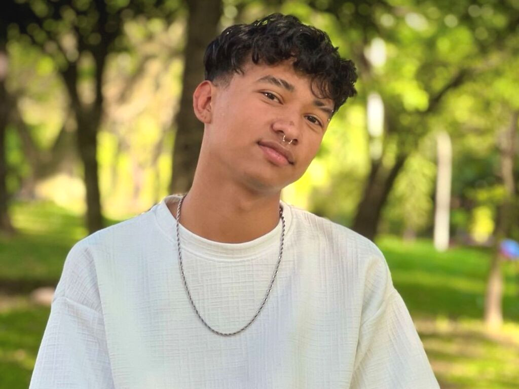 AdamsFox nude cam model profile photo