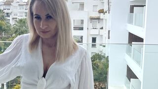 AdellynRose 35 female sexy cam model profile