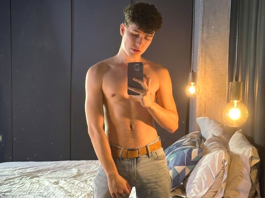 AdrianMorelli nude cam model profile photo