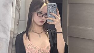 AgataSilk 18 female strip cam model profile