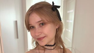 AishaLune 19 female naked cam model profile