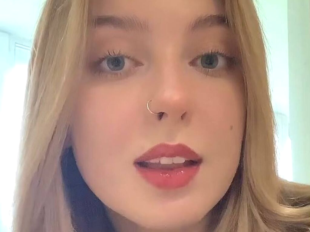 AlbertaGodsil Naked