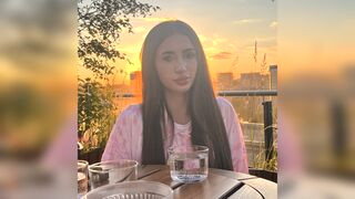 AlenkaStar 24 female naked cam model profile