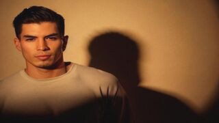 AlexCorven 25 male erotic related cam model profile