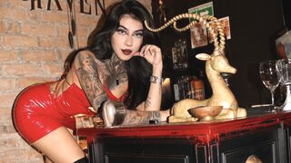 AlexHadid 25 female fetish erotic cam model profile