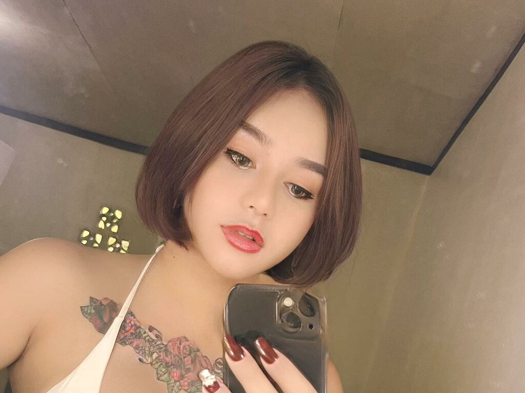 AlexaOsawa nude cam model profile photo