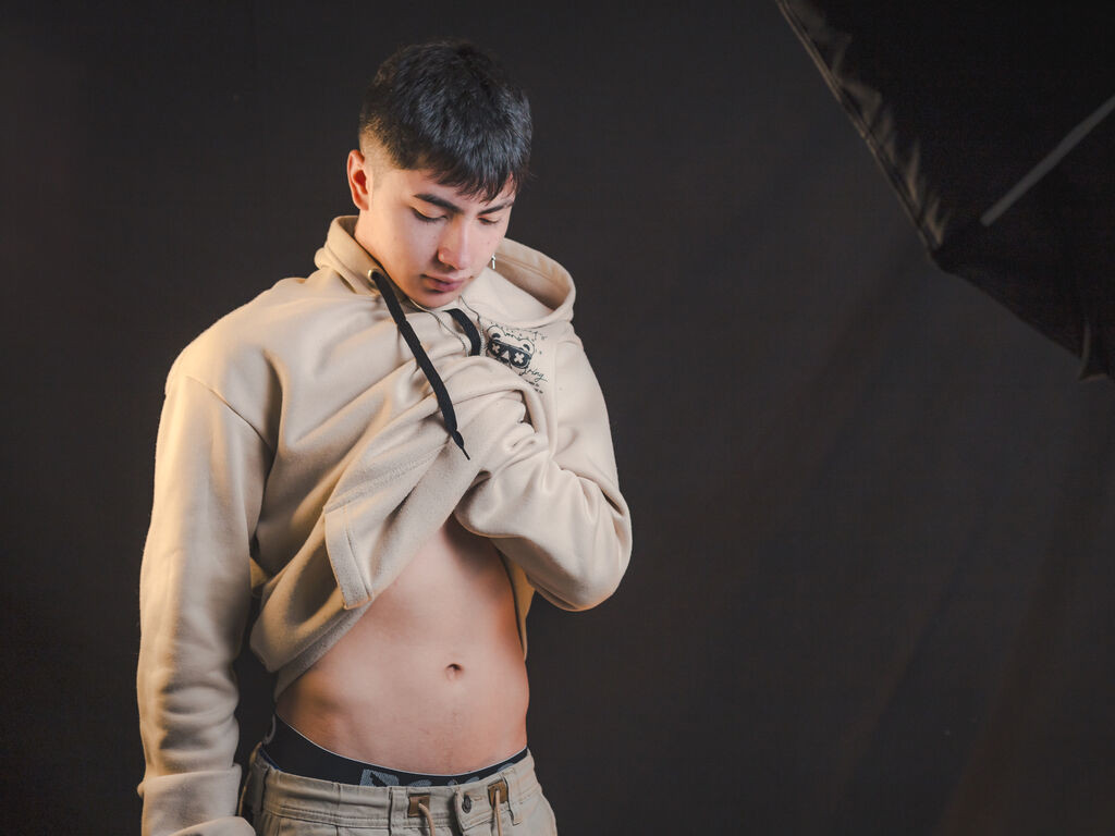AlexanderCollman Naked