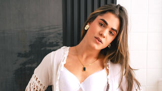 AliceClarkc 19 transgender erotic cam model profile