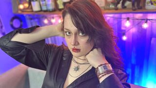 AliciaDelive 18 female erotic cam model profile