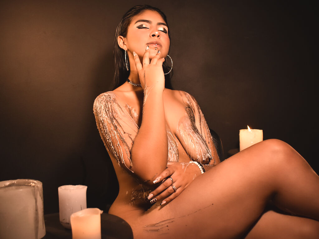 AliciiaColins Naked