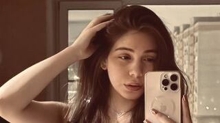 AlishiaCowlin 18 female naked cam model profile