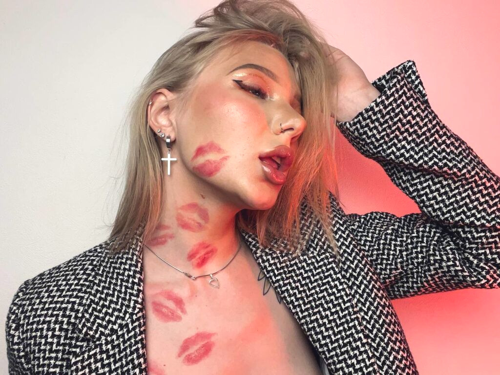 AllieWay Nude