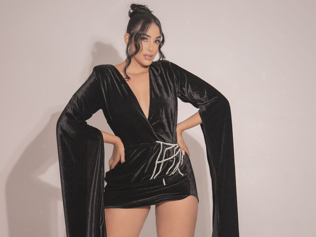 AllishaCoral Nude
