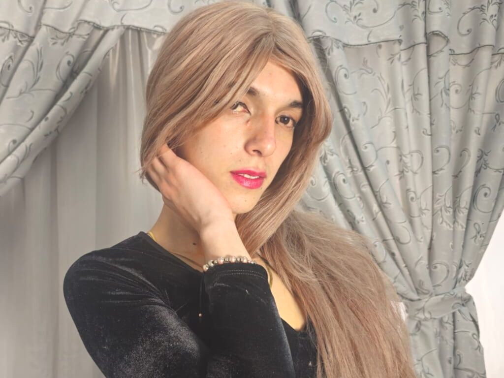 AllisonPearzon nude cam model profile photo