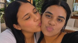 AlmaAndFrancys 19 female lesbian sexy related cam model profile