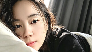 AlotMimi 32 female mature live cam model profile