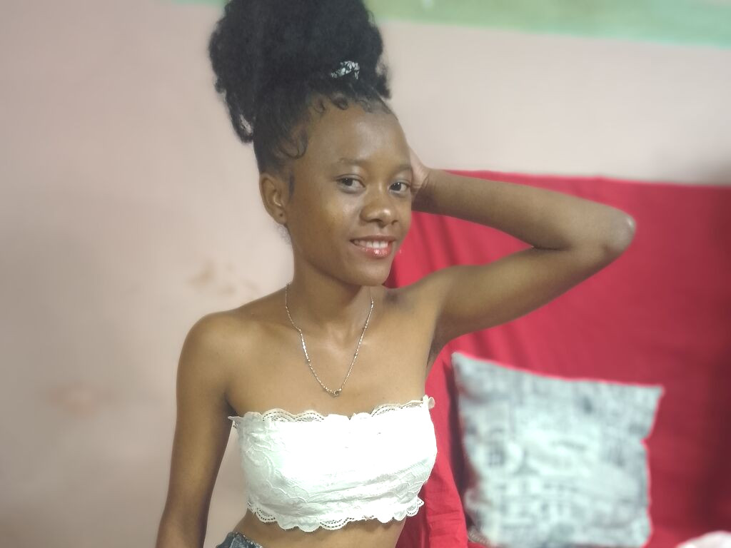 AlphonsineRazafy Nude