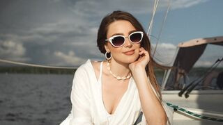 AmandaLise 35 female strip cam model profile