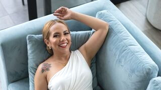 AmberDillucca 41 female mature nude cam model profile