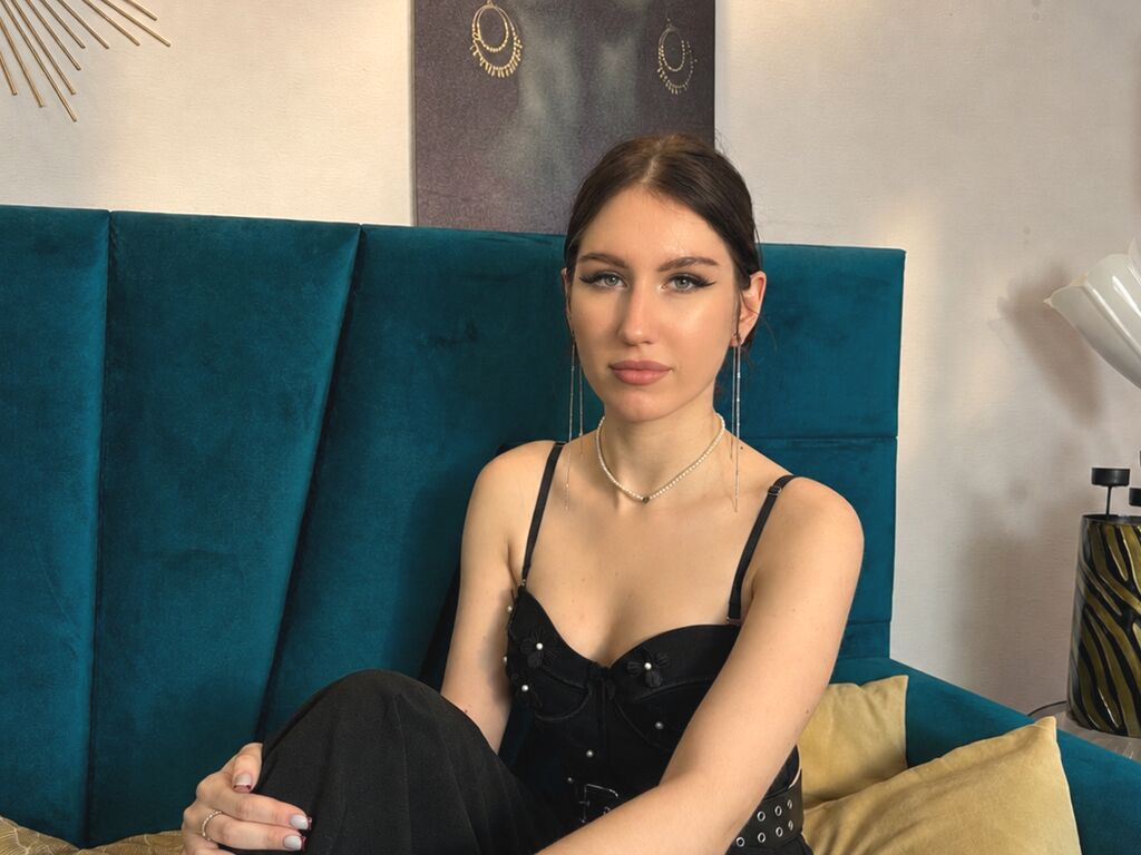 AmeliaClare naked cam model gallery photo