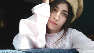 AmeliaMarley 30 female live cam model profile