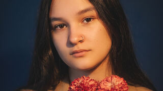 AmelieWans 18 female hot cam model profile