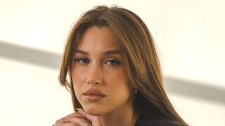 AmelinaBrauberg 18 female nude cam model profile