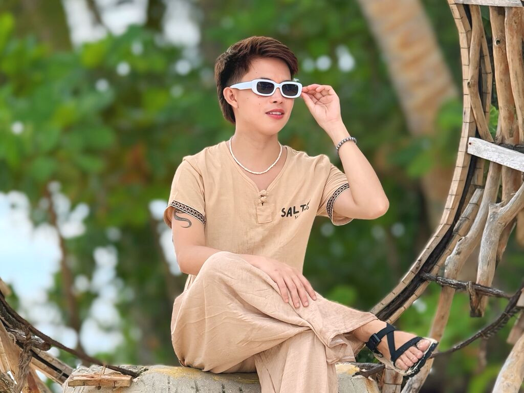 AmilLee nude cam model profile photo