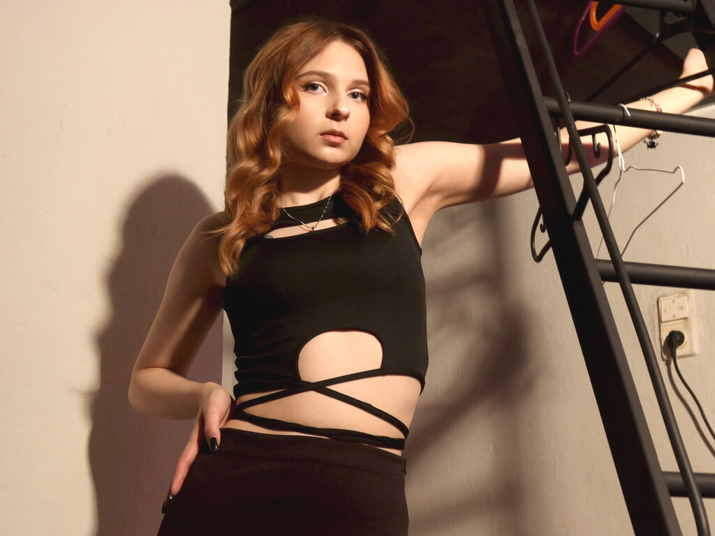 AmmyLia Nude
