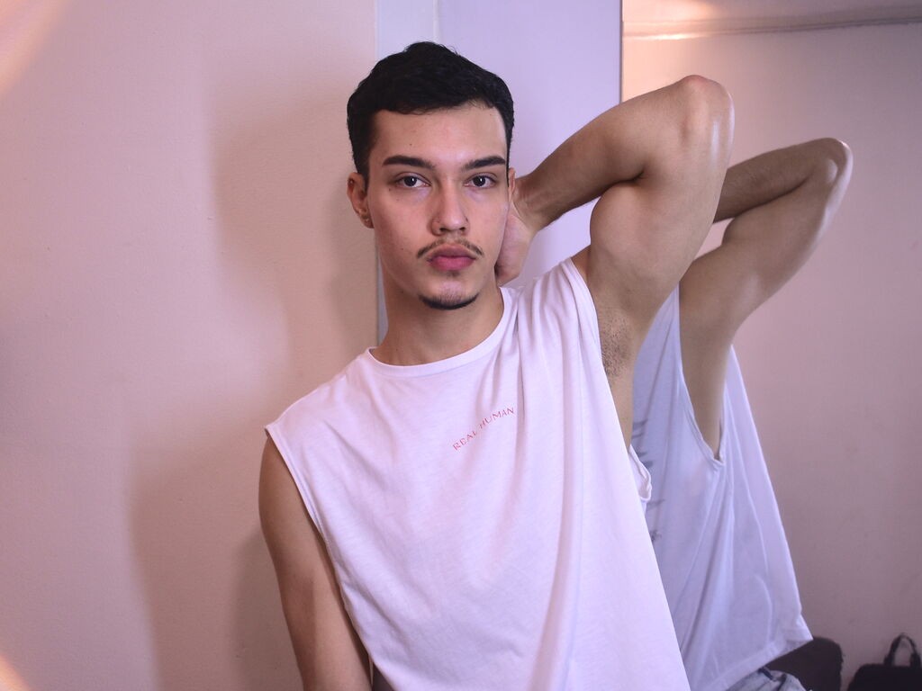 AngelKlaus naked cam model gallery photo