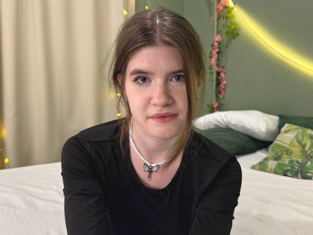 AngelinaLing nude cam model profile photo