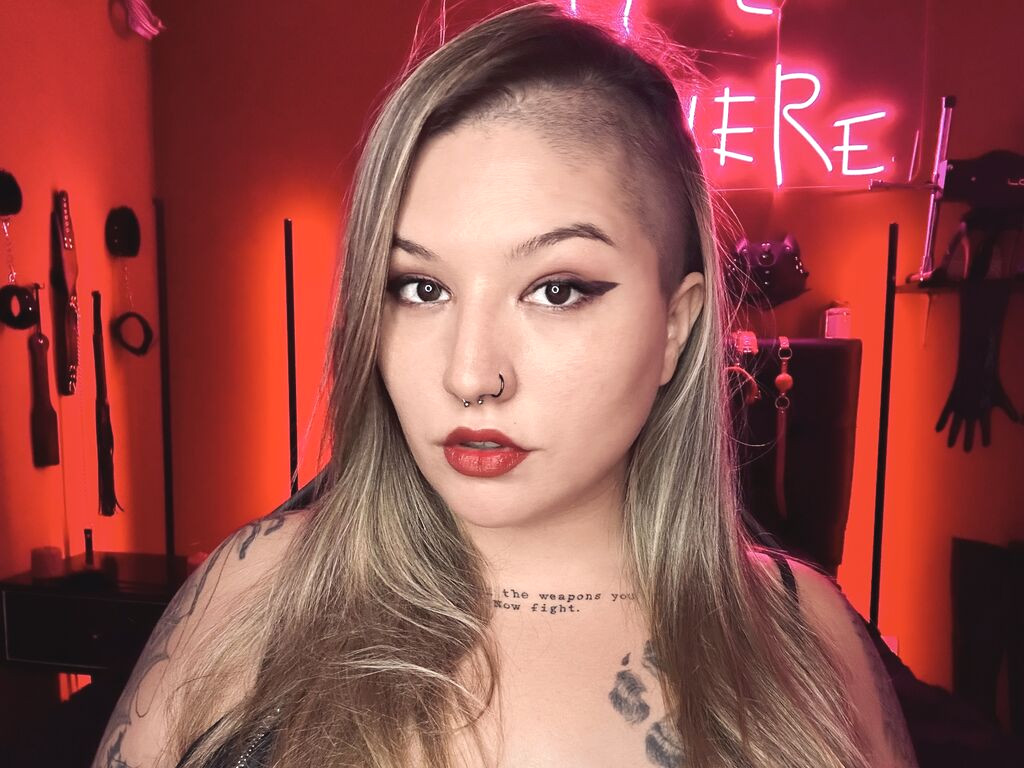 AngelinaVonnDeep Naked