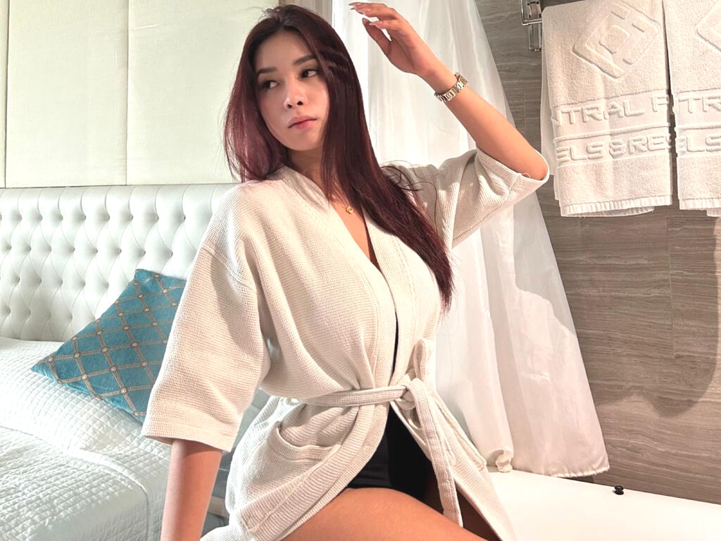 AngeliqueLuxe nude cam model profile photo