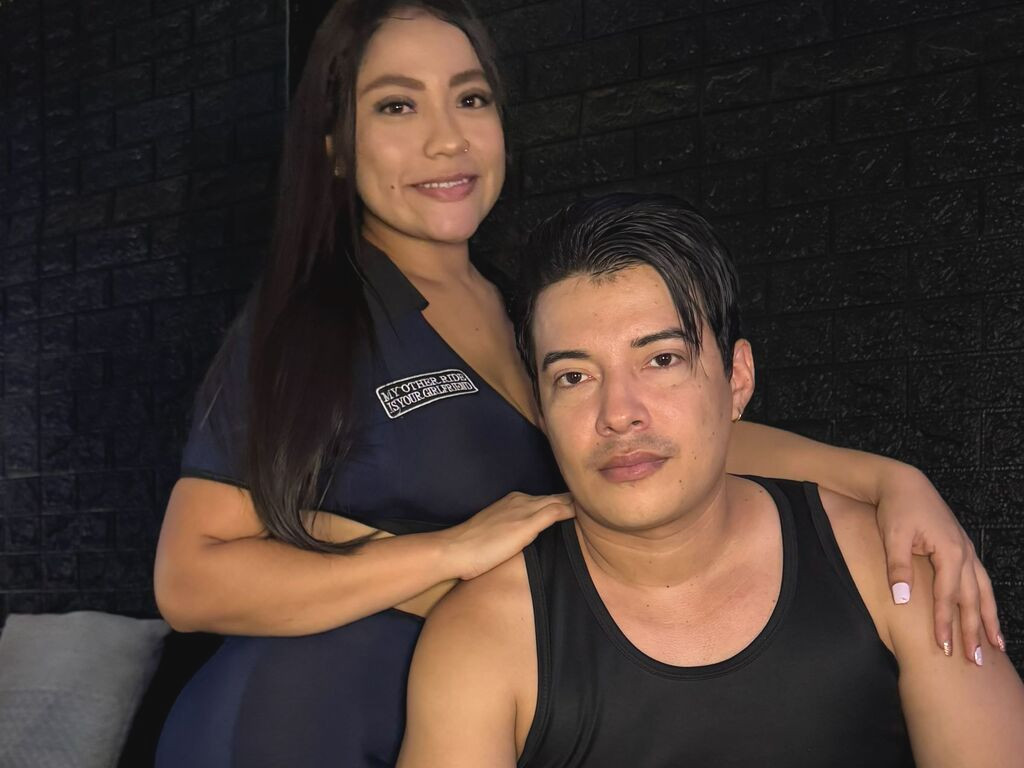 AngelisAndJuan naked cam model gallery photo