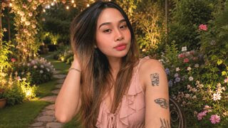 AnikkaTorres 18 female nude cam model profile