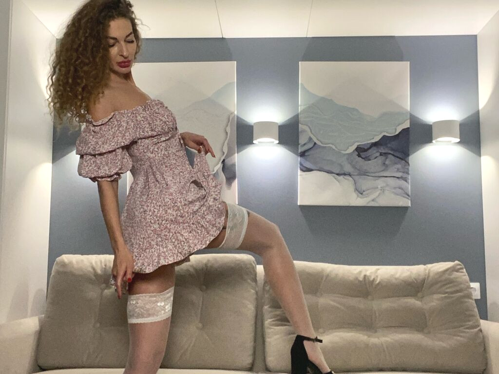 AnnaHerrera naked cam model gallery photo