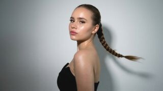AnnetBennette 18 female strip cam model profile