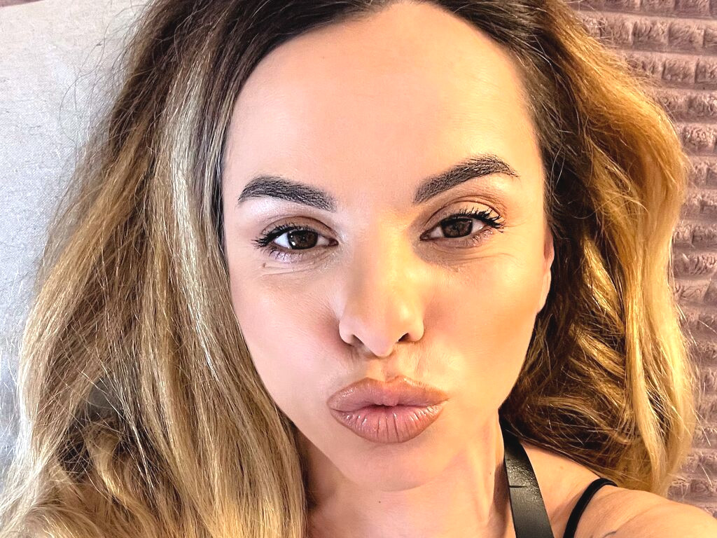 AnnieSkyllery Nude