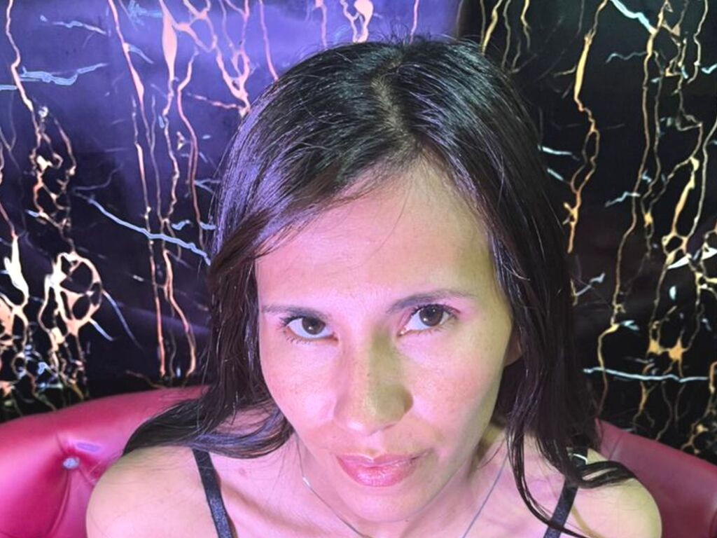 AnnitaRogers naked cam model gallery photo