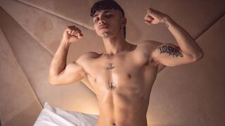 AntonioCuervos Nude