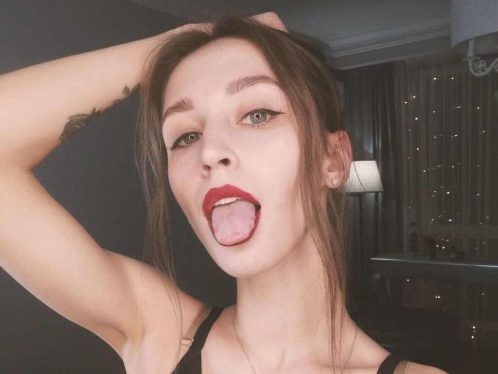 AraAcey Nude