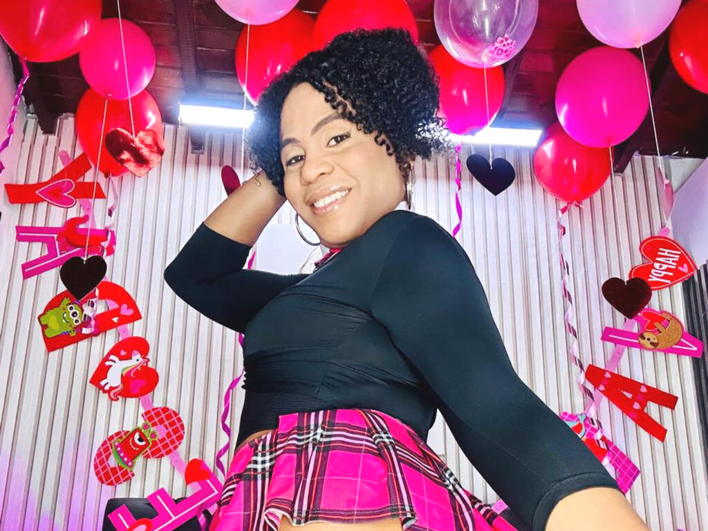 AriEbony nude cam model profile photo