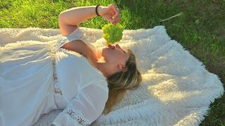 AriaHaley 40 female nude cam model profile