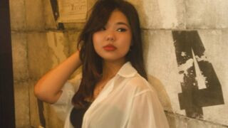 ArianneFronick 18 female nude cam model profile