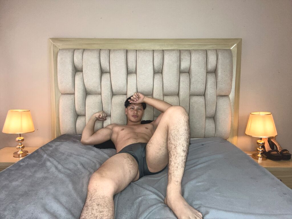 ArnoldEstrada naked cam model gallery photo