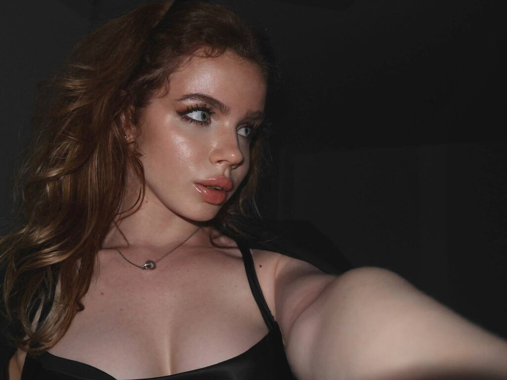 AsellaStars nude cam model profile photo