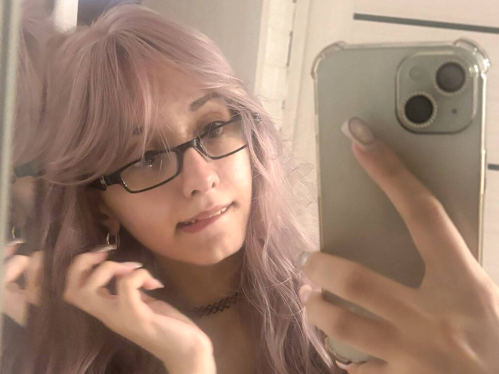 Ashleystars nude cam model profile photo