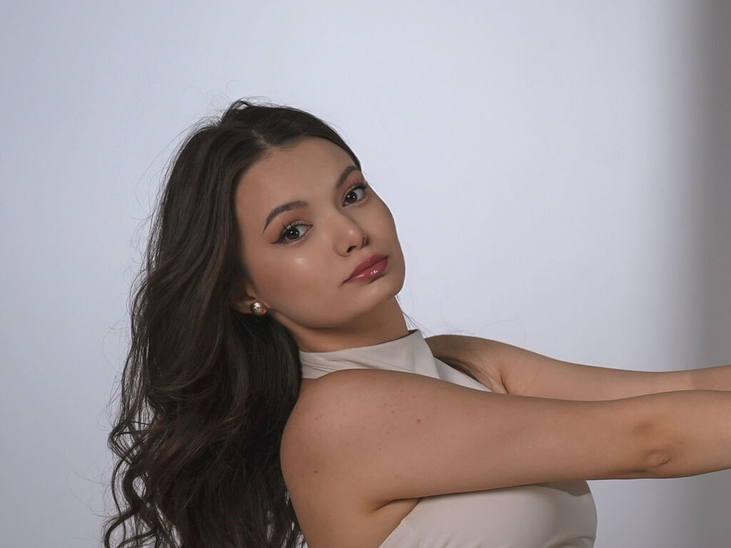 AsterQuinn naked cam model gallery photo