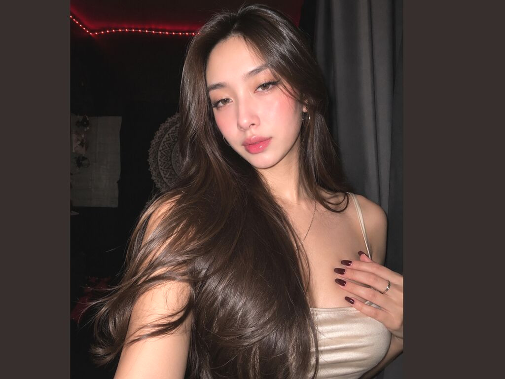 AstridAmurri nude cam model profile photo