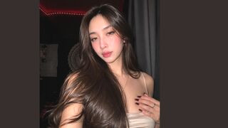 AstridAmurri 21 transgender erotic cam model profile